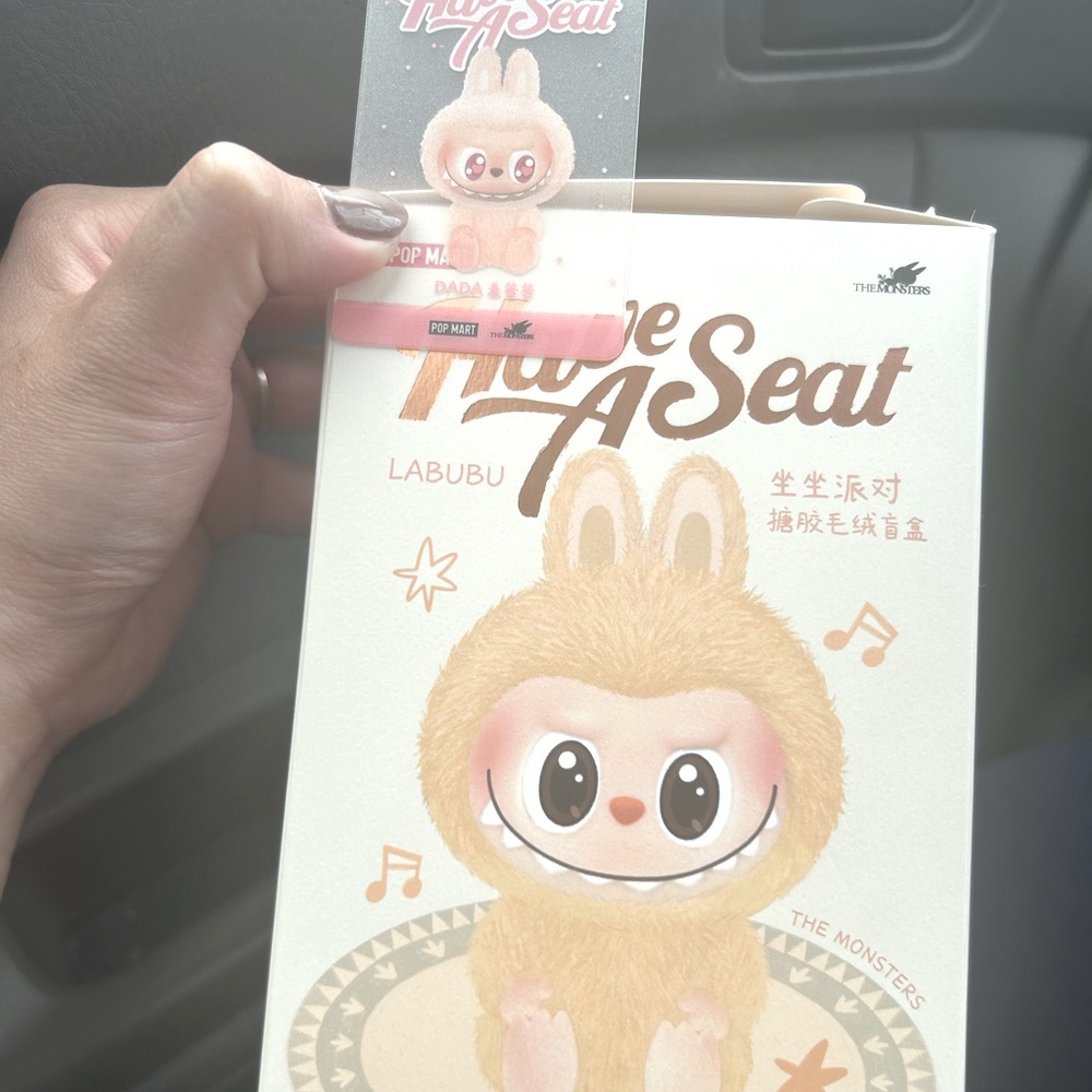 LABUBU HAVE A SEAT -Dada - POPMART authentic - sealed (opened box check card)